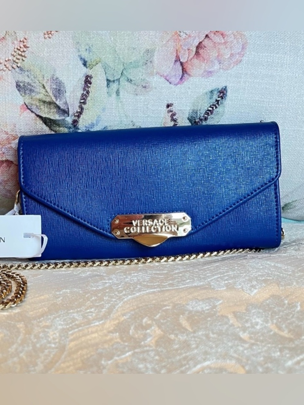 NWT Versace Collection Women's Crossbody Bag with gold chain. NWT New condition